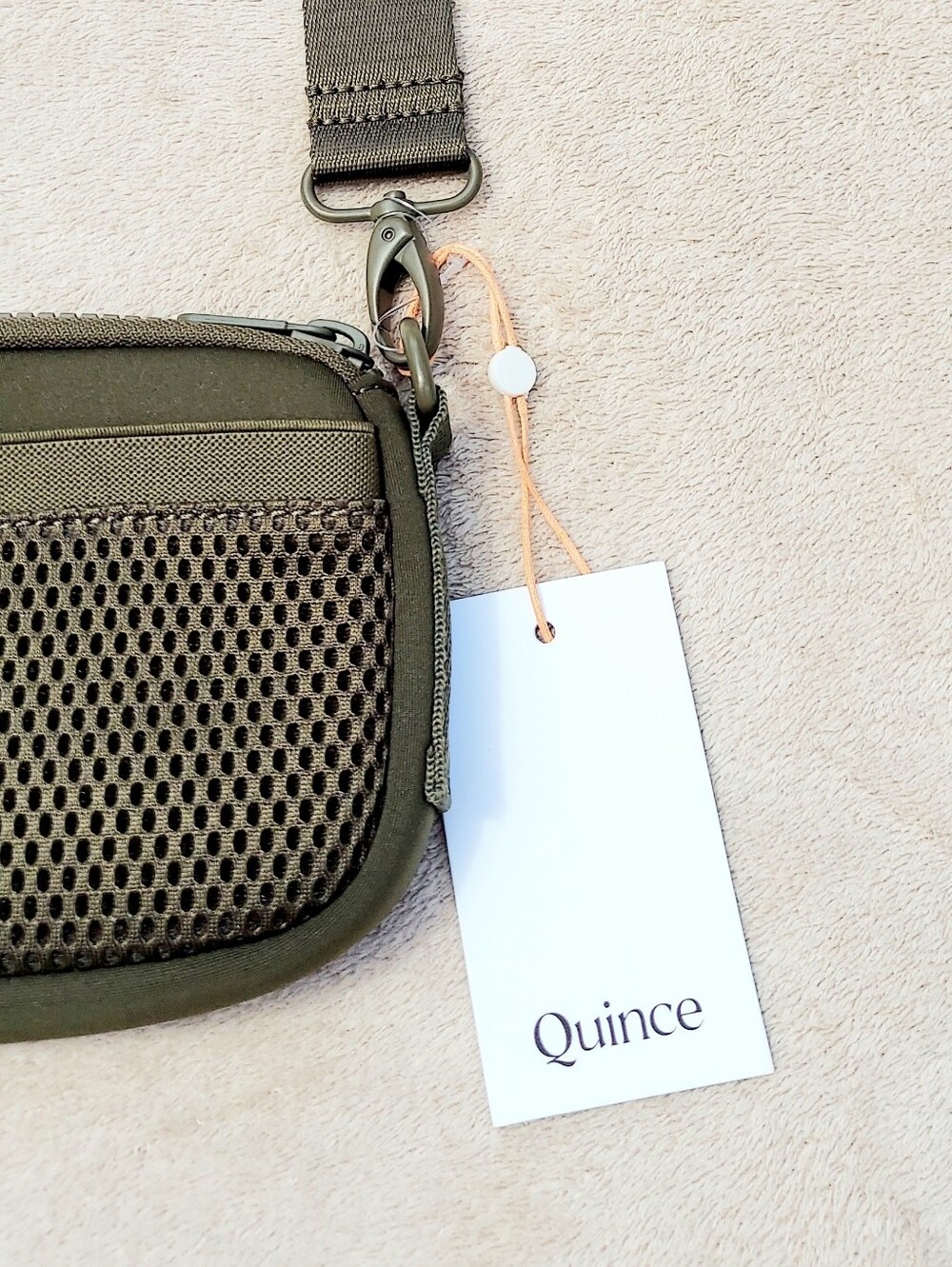 Quince Olive Green Neoprene Crossbody Bag NWT Travel Feminine Vacation Prepy - Picture 3 of 7
